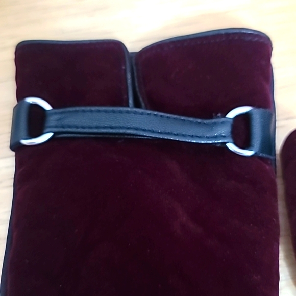 Isotoner Leather & Velvet Posh Gloves - Picture 4 of 7